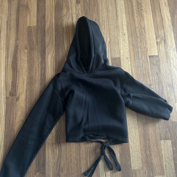 Black lace up crop hoodie - Picture 4 of 4